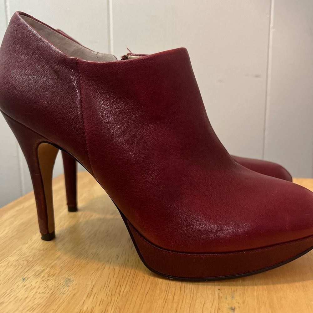Vince Camuto VC-Elvin Deep Red Stiletto Ankle Bootie 8M